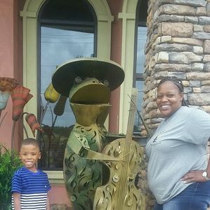 Meet your Posher, Kendra