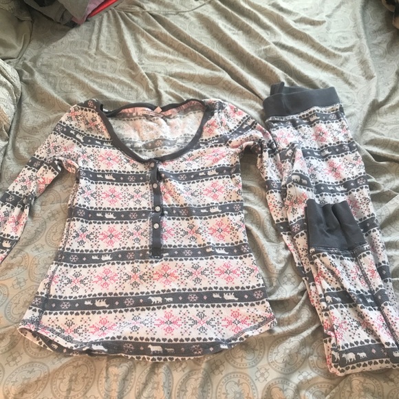 Victoria's Secret pajamas - Picture 1 of 3