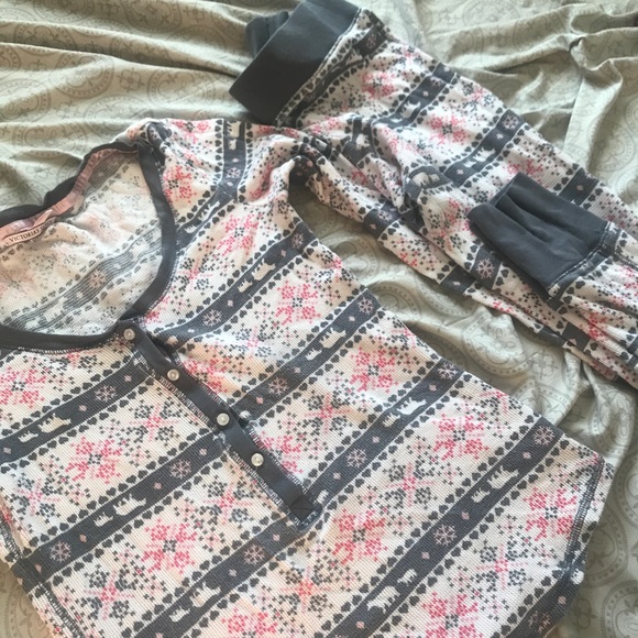 Victoria's Secret pajamas - Picture 2 of 3
