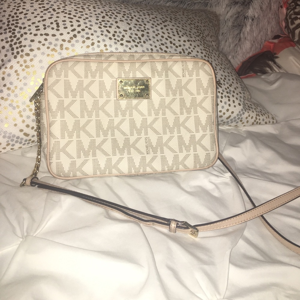 Michael Kors crossbody purse✨