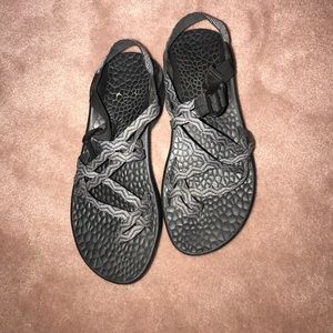 Chacos size 8 brand new