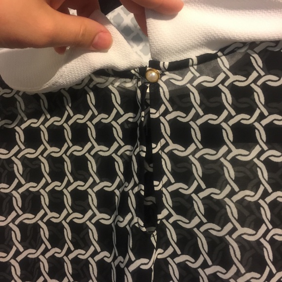 🇮🇹 Size M Lightweight Chain Print Blouse - Picture 5 of 5