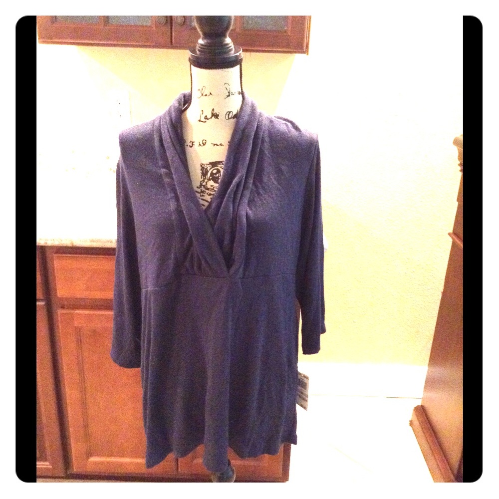 Navy blue sweater top