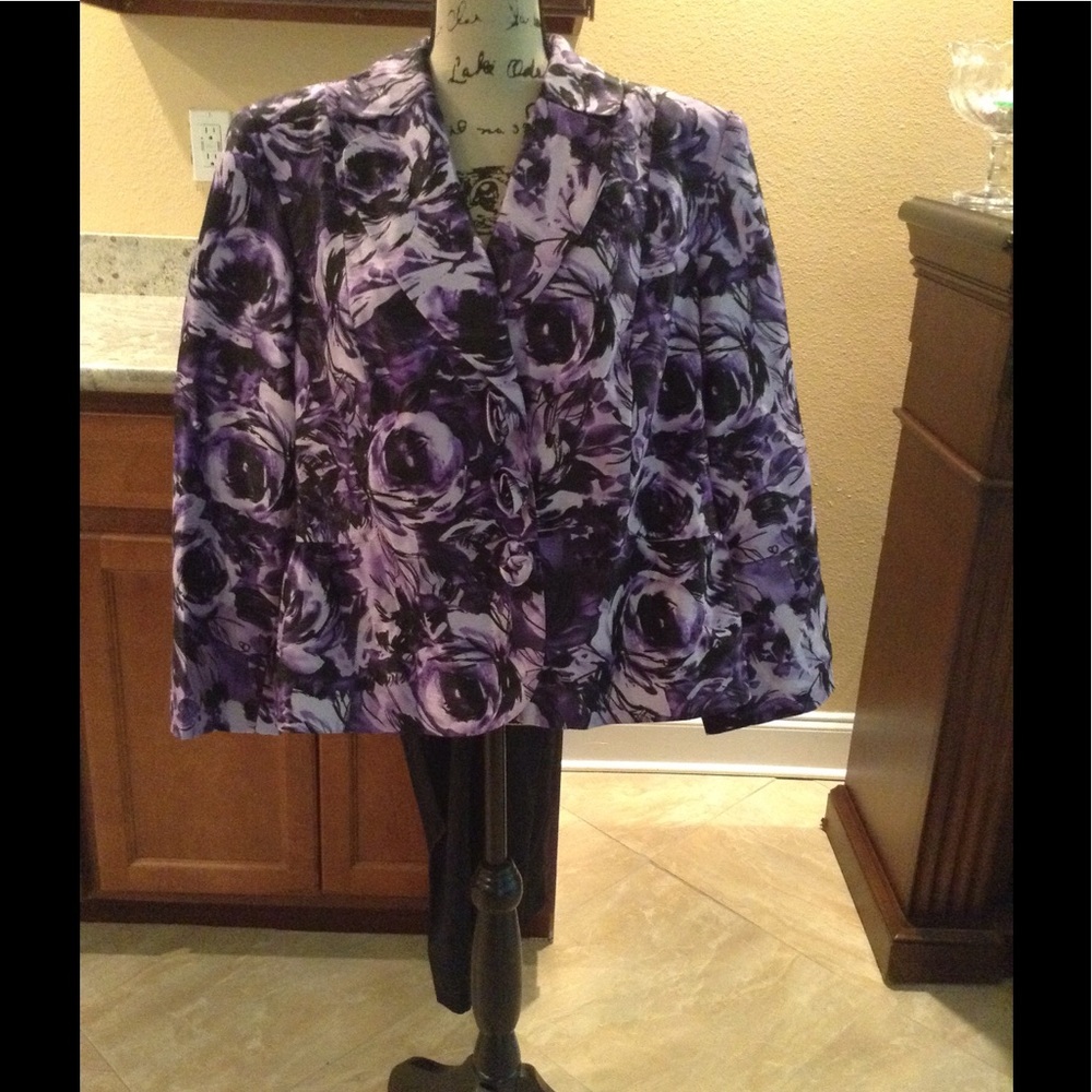 Purple floral print pants suit