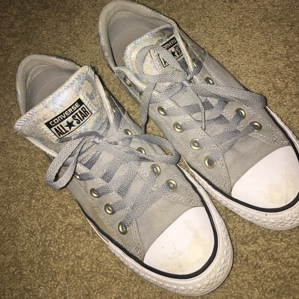 Grey/iridescent low top converse