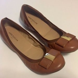 Ann Taylor Elia Elastic Topline Flat