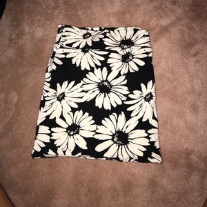 Forever 21 mini daisy skirt