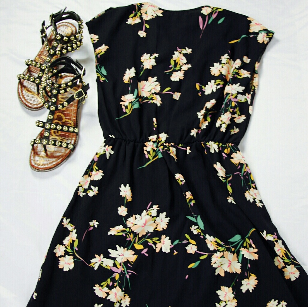 ❌SOLD ❌ [Honey Punch] Sleeveless Floral Dress - Picture 2 of 8