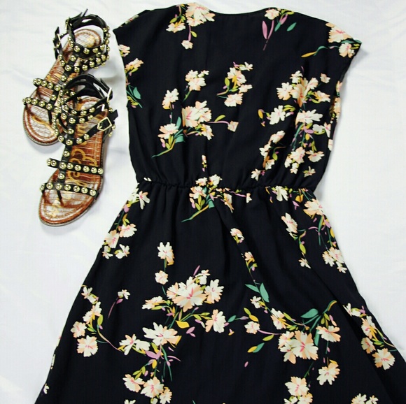 ❌SOLD ❌ [Honey Punch] Sleeveless Floral Dress - Picture 2 of 8