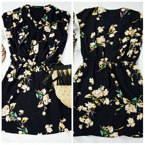 ❌SOLD ❌ [Honey Punch] Sleeveless Floral Dress - Picture 6 of 8