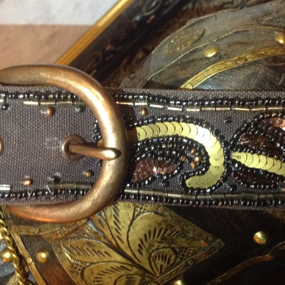 Gorgeous show belt with copper buckle