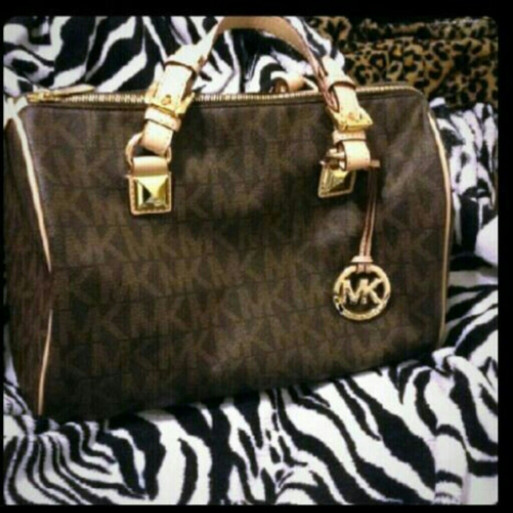 Mk brown Handbag /100% authentic