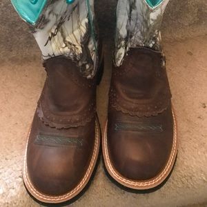 Women's Ariats! 🏇🏽