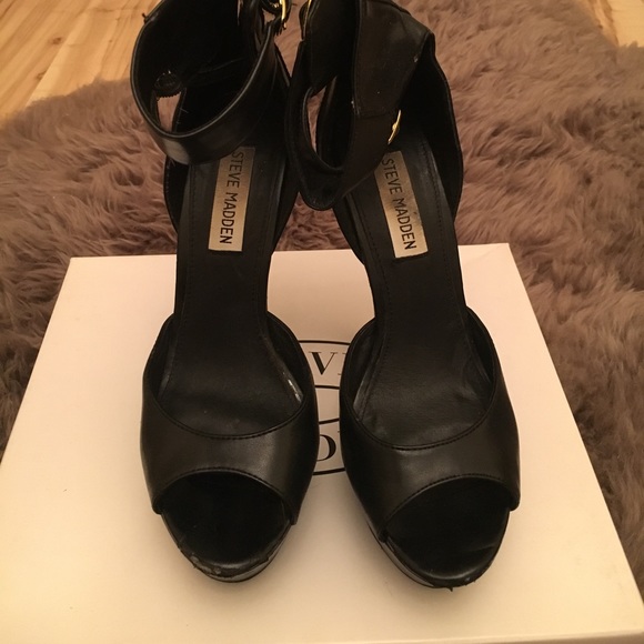 Black Steve Madden Heels - Picture 1 of 5