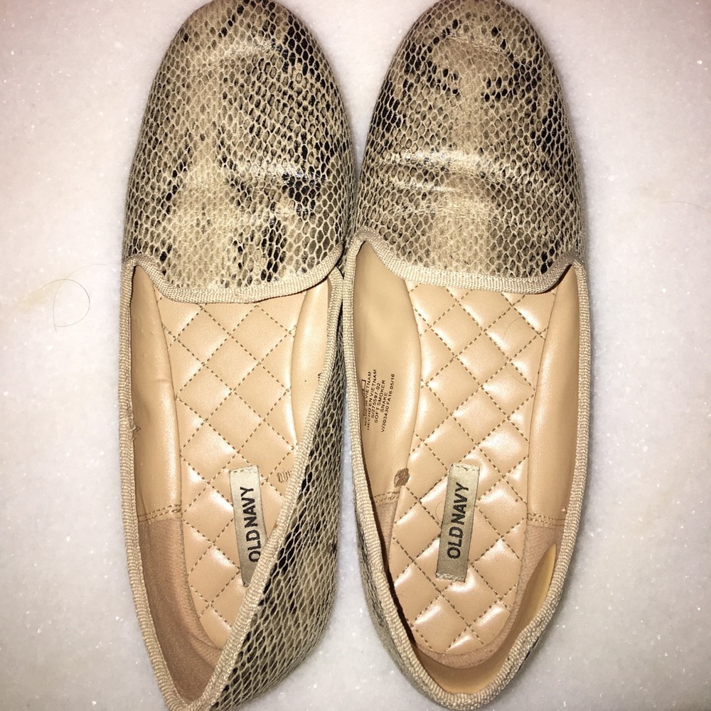 Imitation snake skin loafer