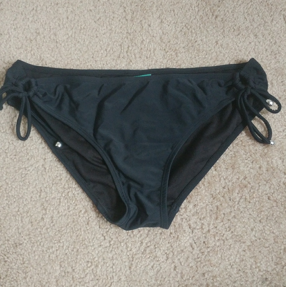 Black bikini bottoms