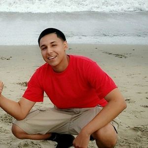 Meet your Posher, Cesar