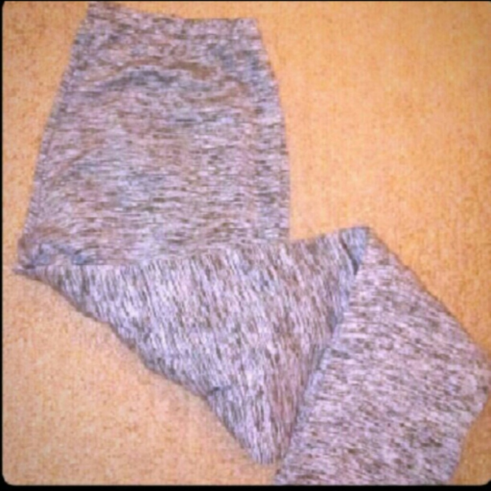 Yoga stretchable leggings