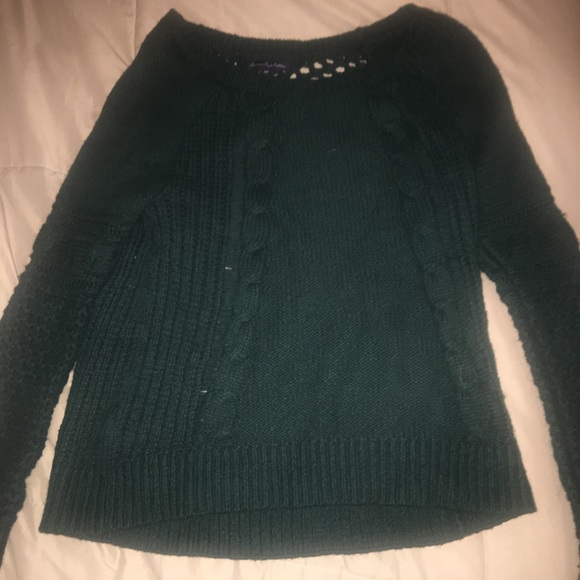 A comfy dark green sweater - Picture 3 of 3