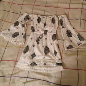 White/navy Off-the-shoulder dress