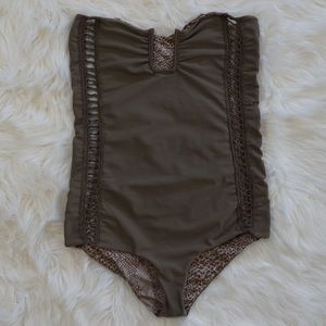 Acacia Africa One Piece