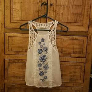 Floral white tank with crochet