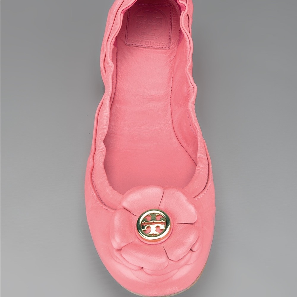 Flower Tory Burch Flats!