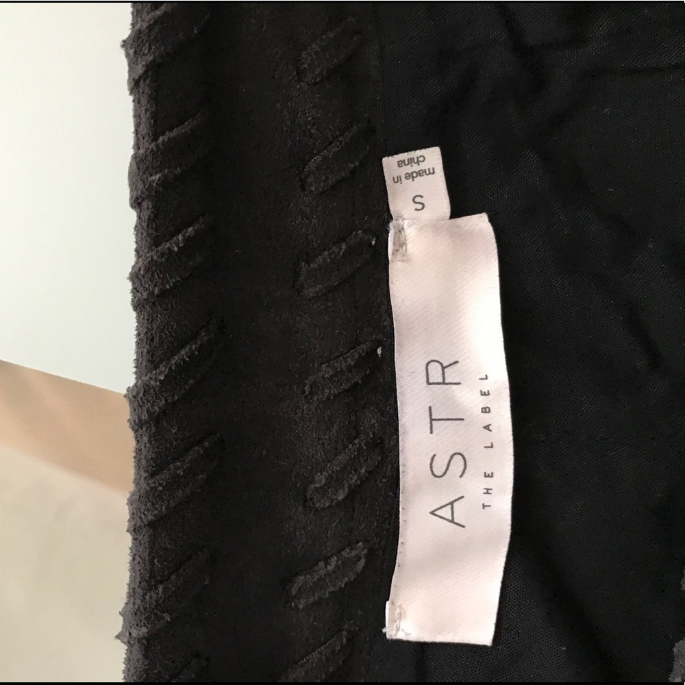 NORDSTROM ASTR BNWT High Rise Faux Suede Shorts - Picture 6 of 7