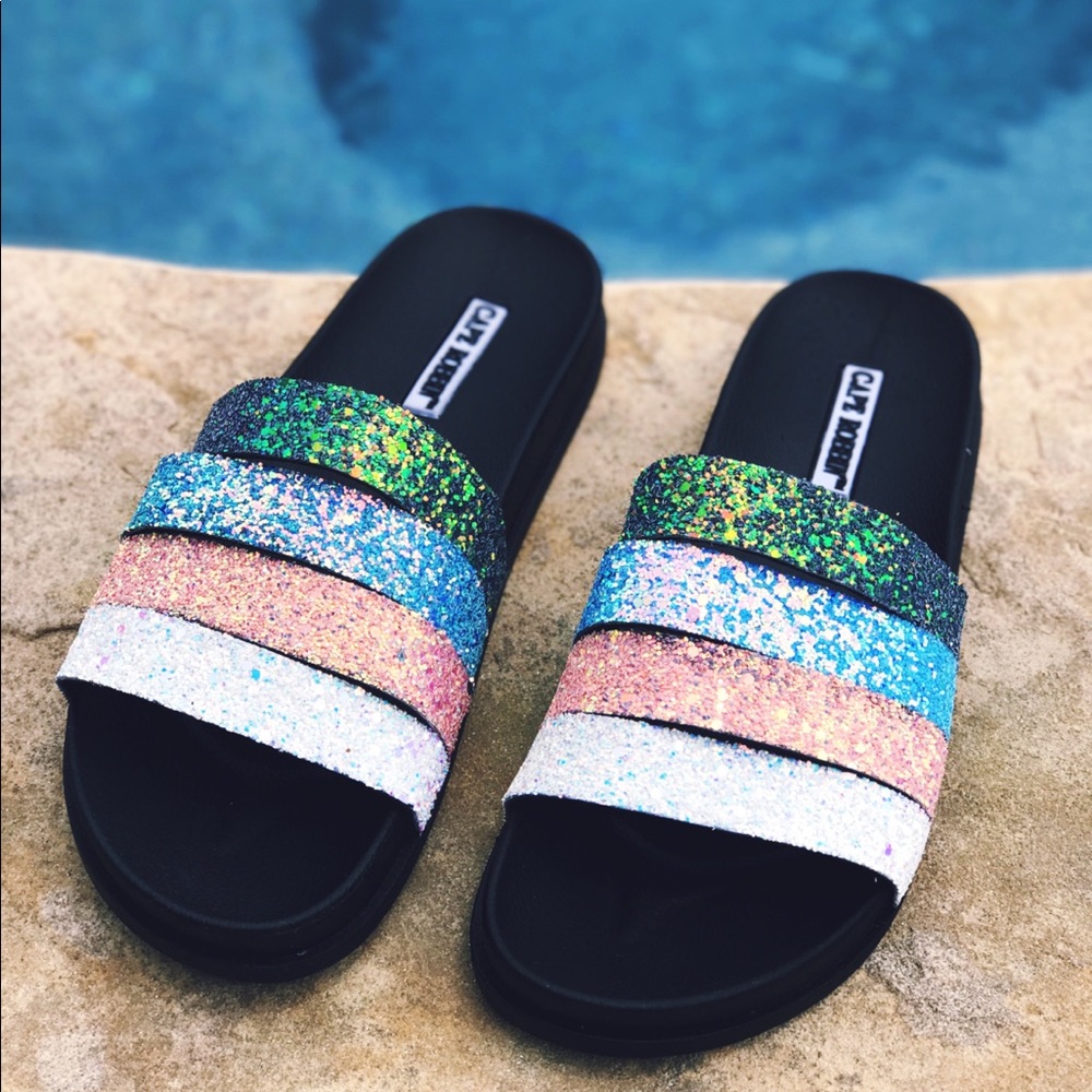 Mermaid Glitter Slide Cape Robbin