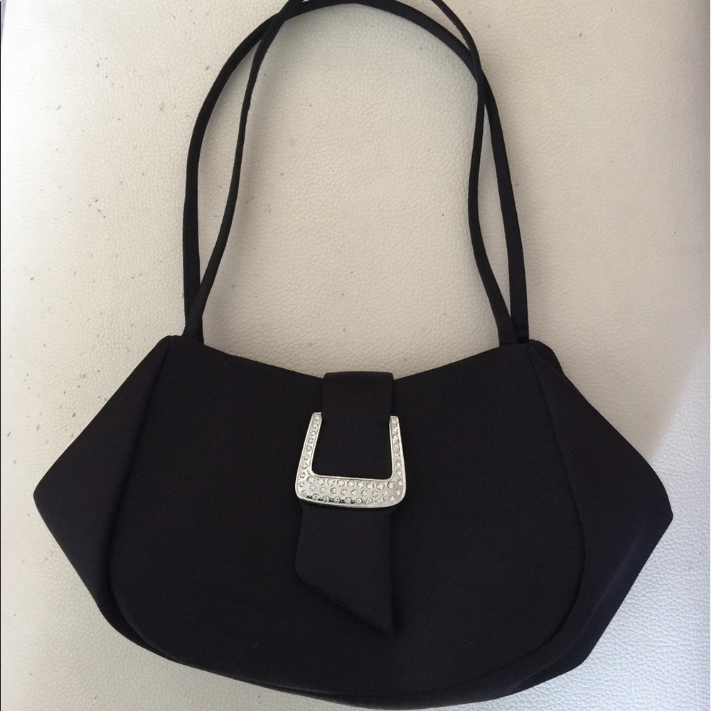 La Regale Satin Clutch with Crystal buckle, Blk