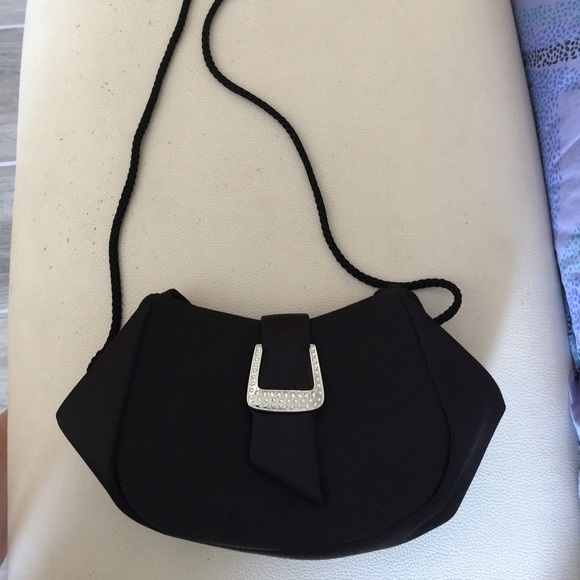 La Regale Satin Clutch with Crystal buckle, Blk - Picture 2 of 3