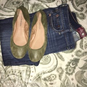 ✅LUCKY BRAND GREEN SUEDE FLATS‼️