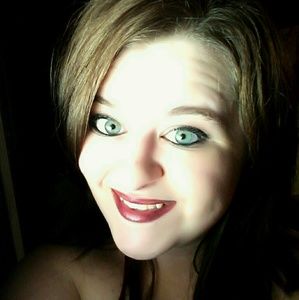 Meet your Posher, Kellie