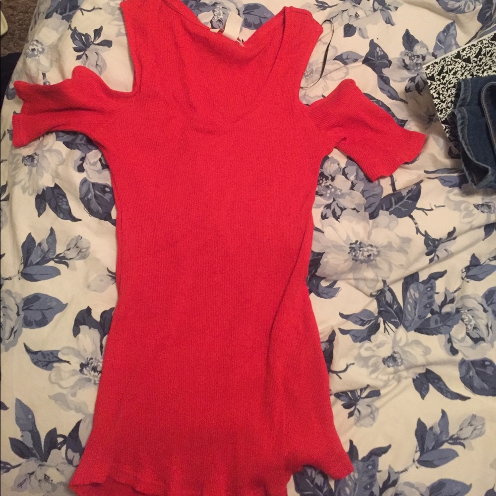 Short sleeve cutout shirt