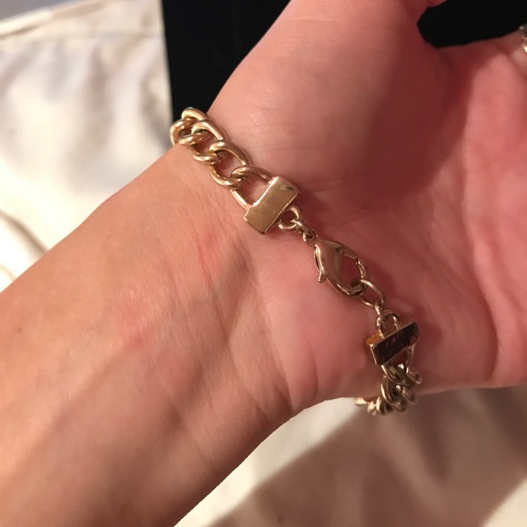 Assorted bracelets - Picture 2 of 5