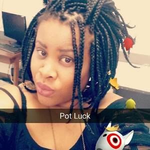 Meet your Posher, Stephanie