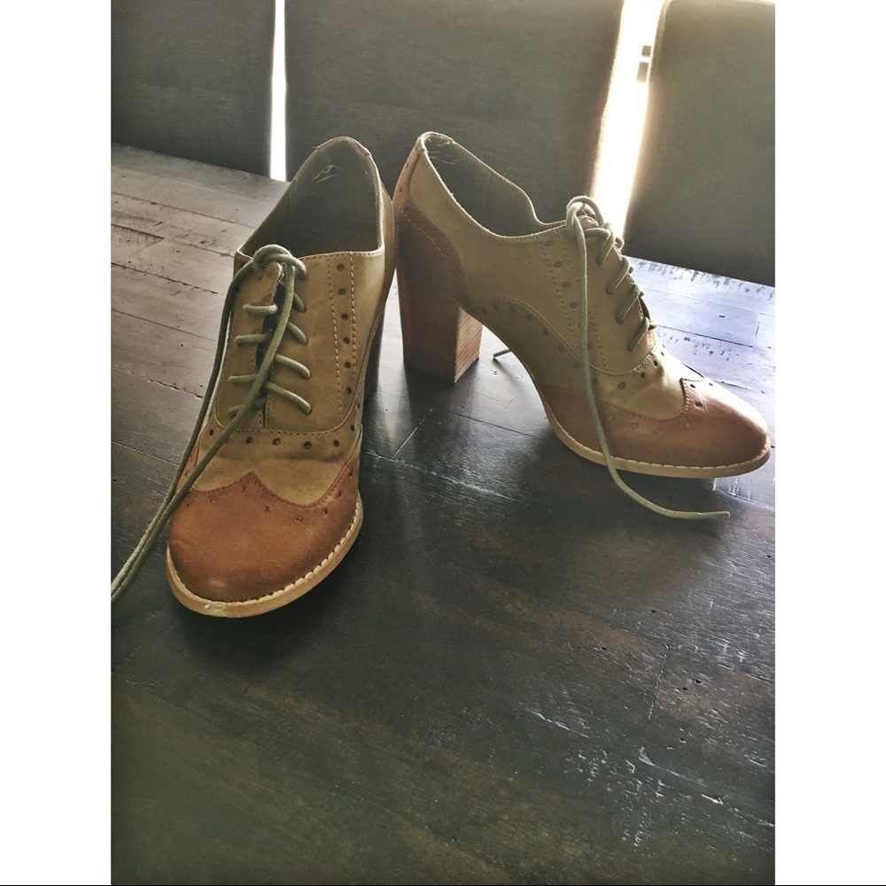 RESTRICTED : Oxford Stacked Heel Shoes