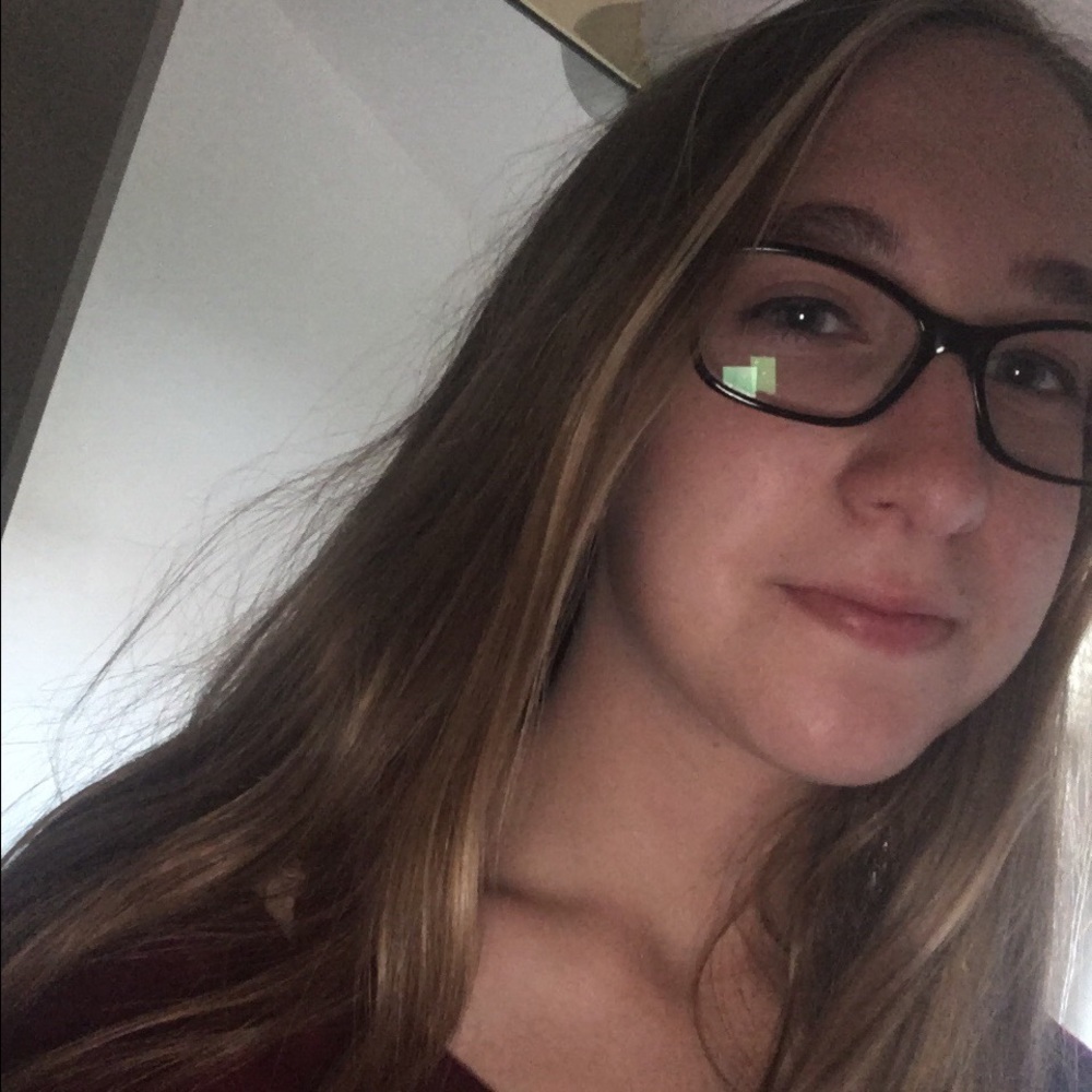 Meet your Posher, Lydia