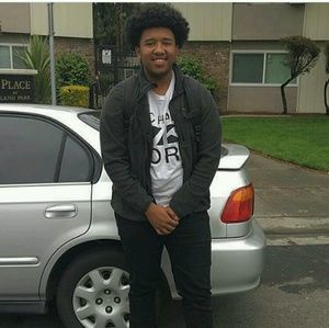 Meet your Posher, Carlos