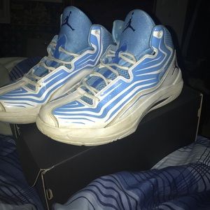 (Men's) Jordan basketball shoes (unc)