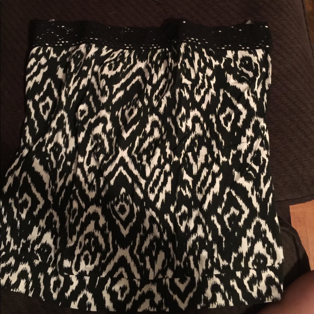 Black & white tube top