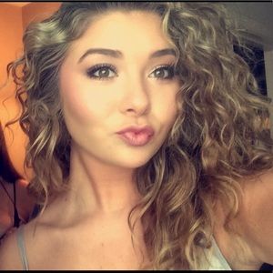 Meet your Posher, Katelynn