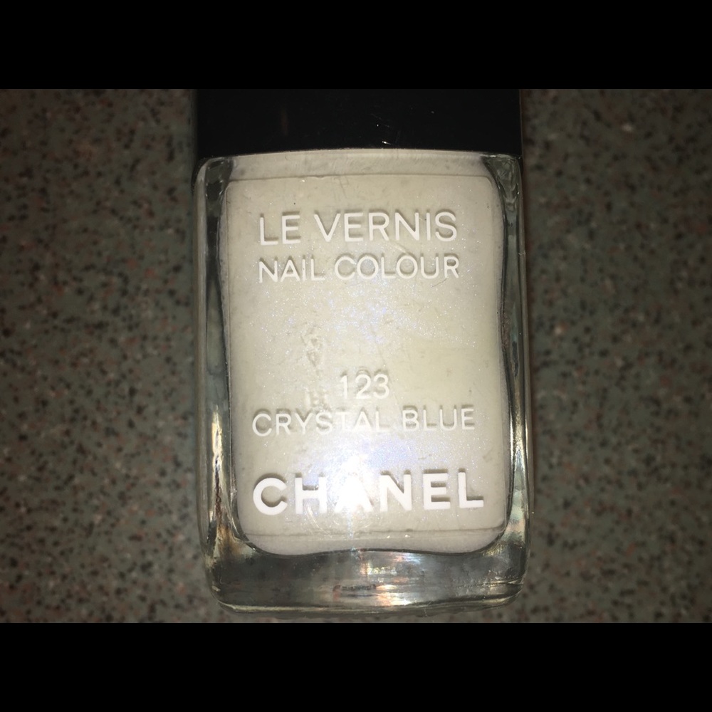 Chanel Le Vernis CRYSTAL BLUE #123 Nail Polish