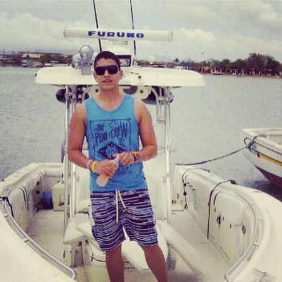 Meet your Posher, Carlos - Picture 1 of 1