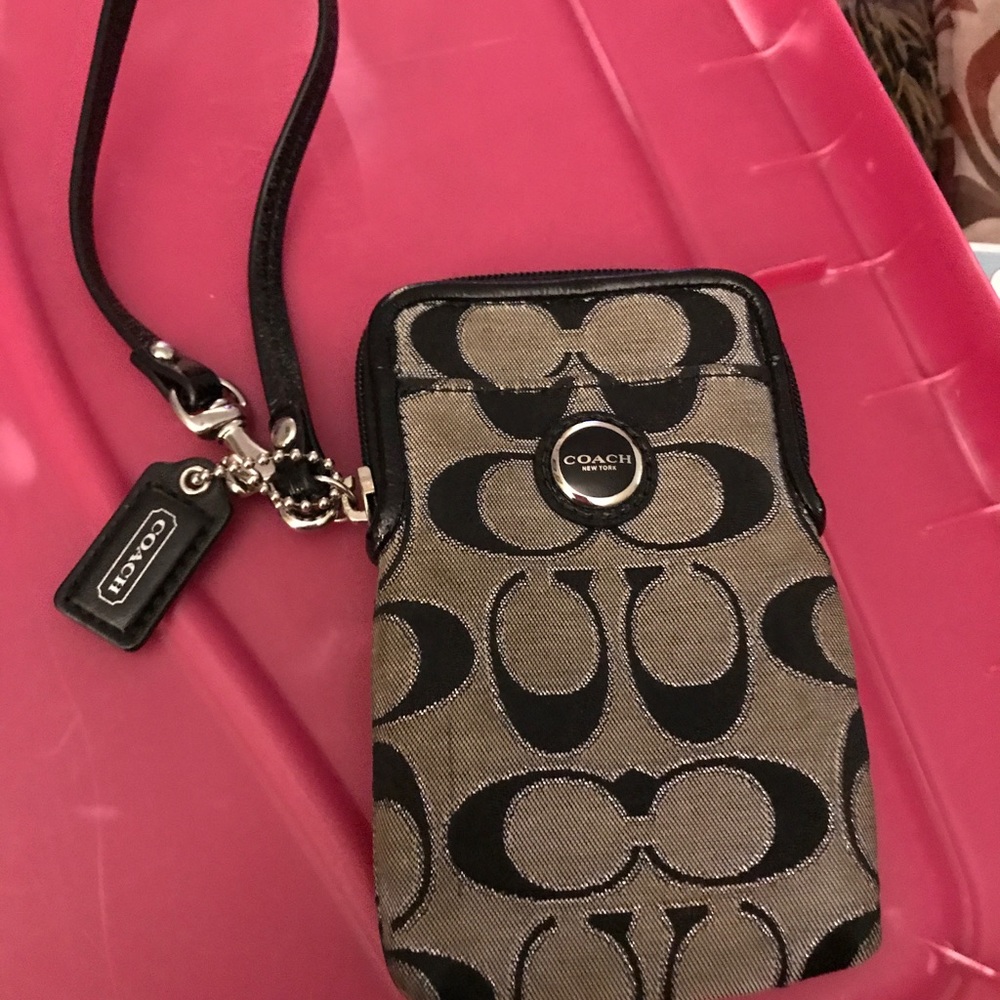 Small COACH wristlet