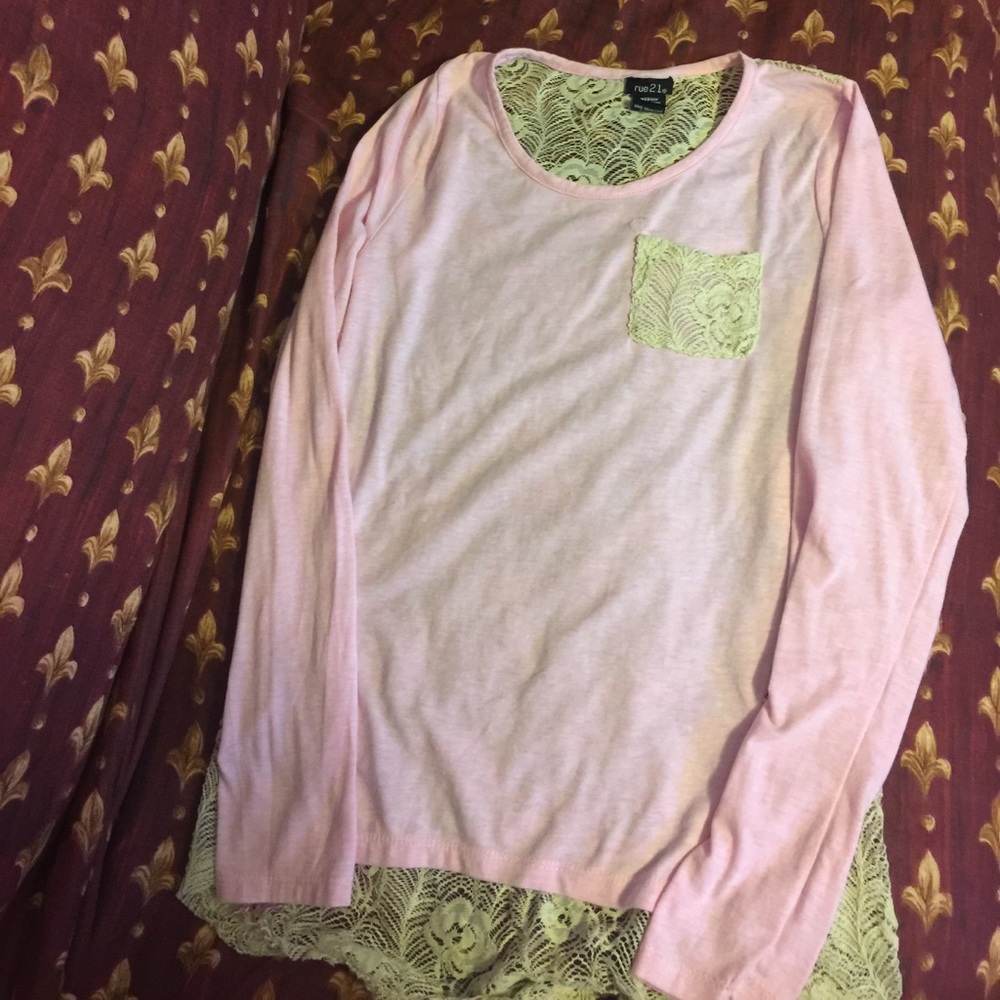 Rue long-sleeves shirt.