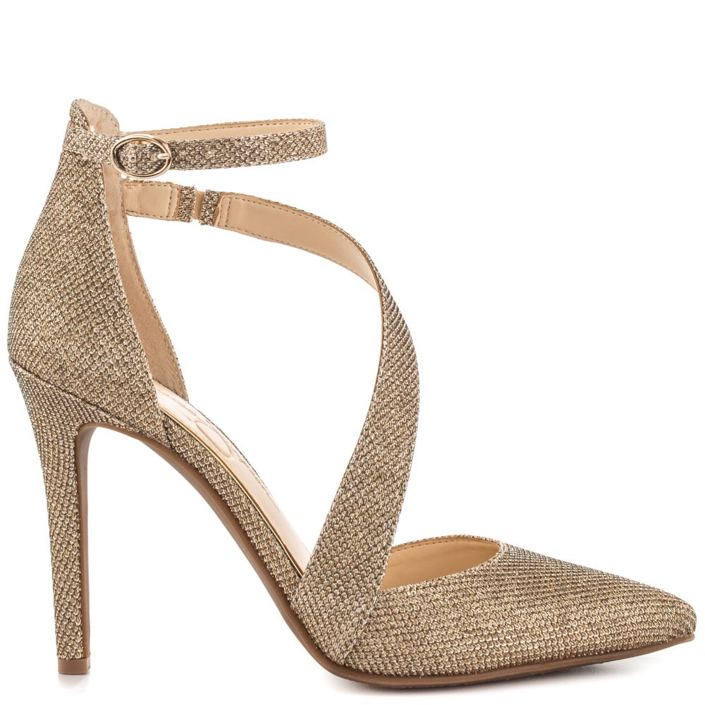 Jessica Simpson pumps