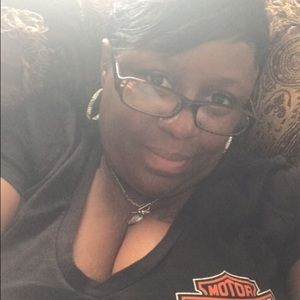 Meet your Posher, Denise