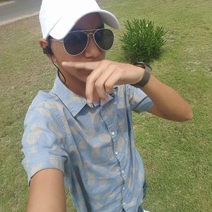 Meet your Posher, Ethan