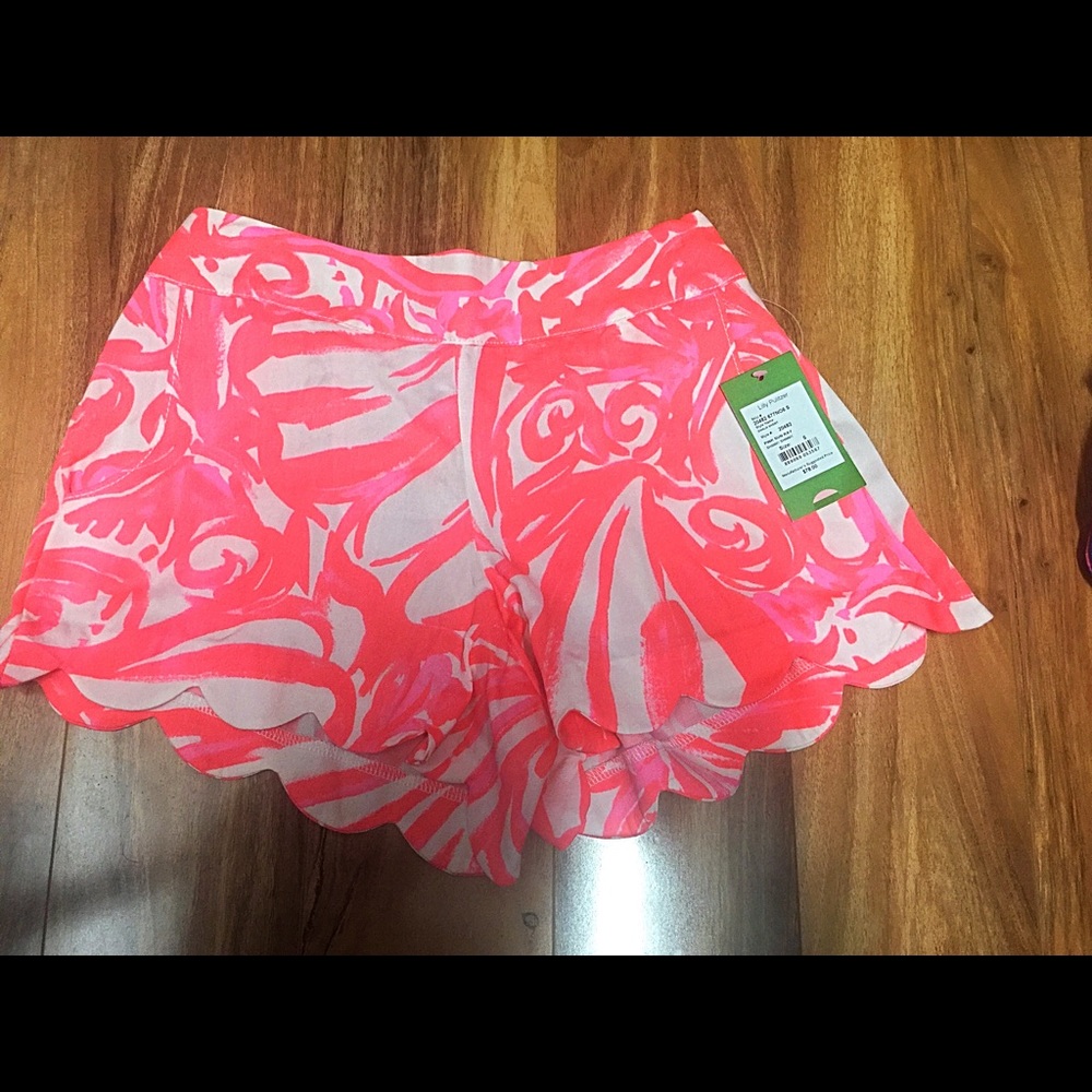 Adorable Lilly Pulitzer Dahlia shirts 💖💖